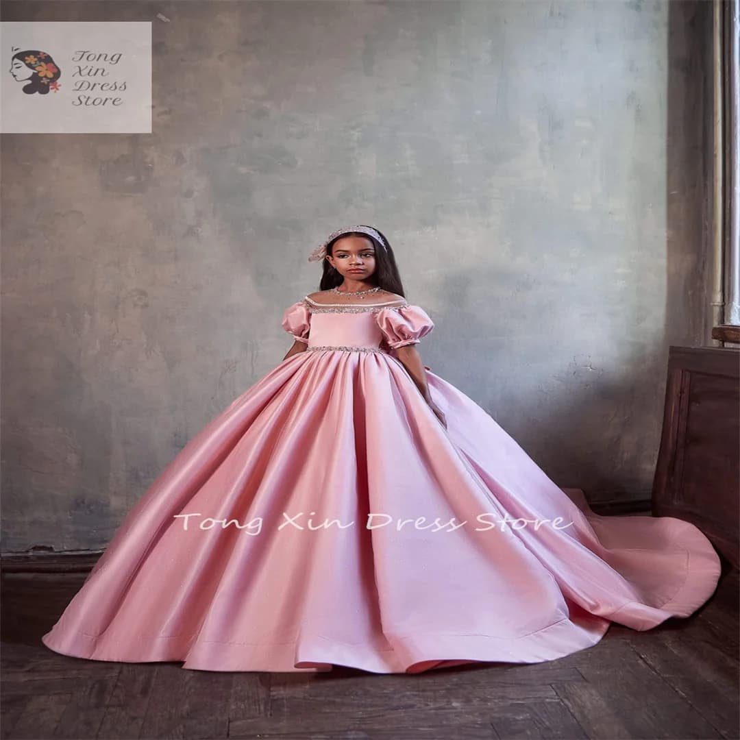 Abiti da spettacolo per ragazze personalizzati Principessa in raso con collo gioiello maniche corte Perline di cristallo Abito da ragazza di fiori per bambini Abito da ballo Compleanno