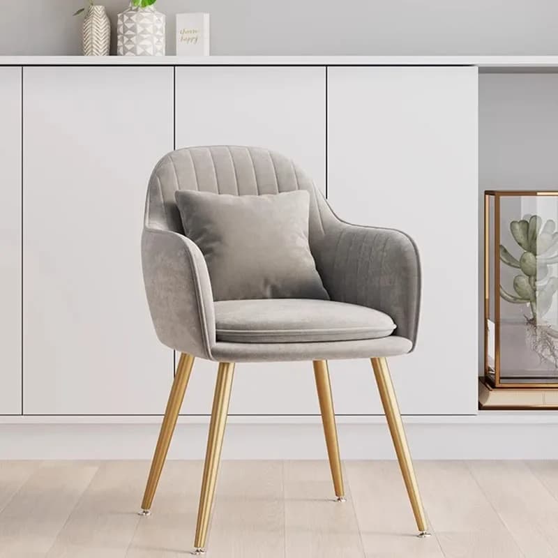 Sedie da pranzo moderne estetiche di lusso con bracciolo protezione per le gambe Sedie da soggiorno in metallo Cuscino di design Chaises Furniture