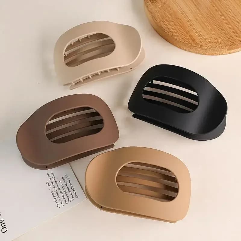 1 pezzo Nuova molletta per capelli piatta e circolare con impugnatura a becco d'anatra, denti robusti, design curvo flessibile e confortevole per fermare i capelli