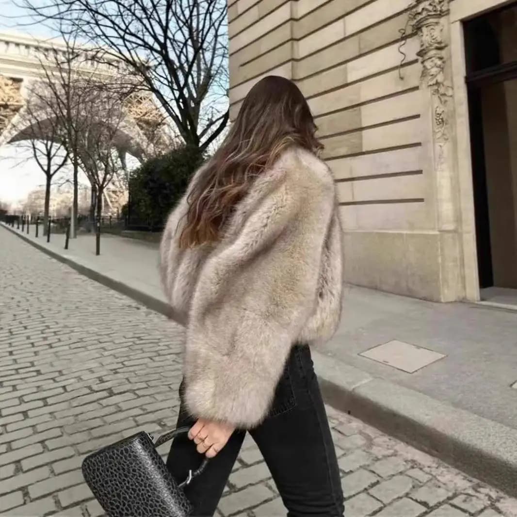 Artificial Fur Short Jacket Women's round Neck Coat Winter Fashion Outerwear Long Sleeve with Hat Waist-Cinching Design