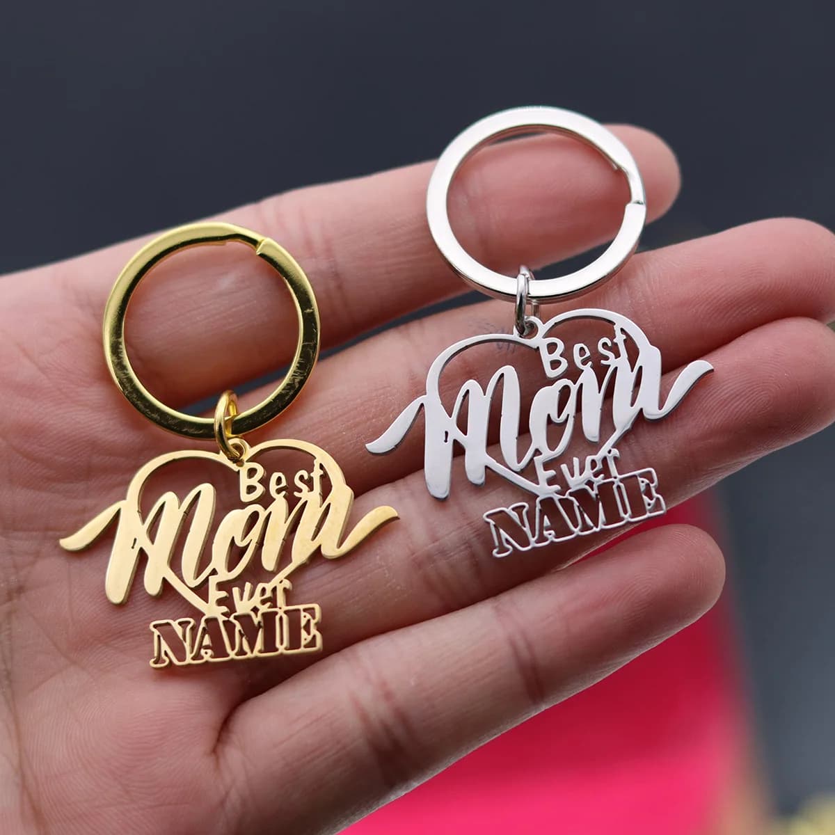 QIAMNI Heart Shaped Keychain Custom Keychain with Mother's name Keychain engraved with stainless steel laser Keychain for Car Gift for Mother's Day