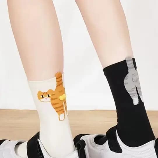1 paio di calzini da donna Cartoon Cat Ding Bell Ball per le donne Estate Ins Cotone Carino giapponese Divertente Sport Calzini a tubo centrale 36-42