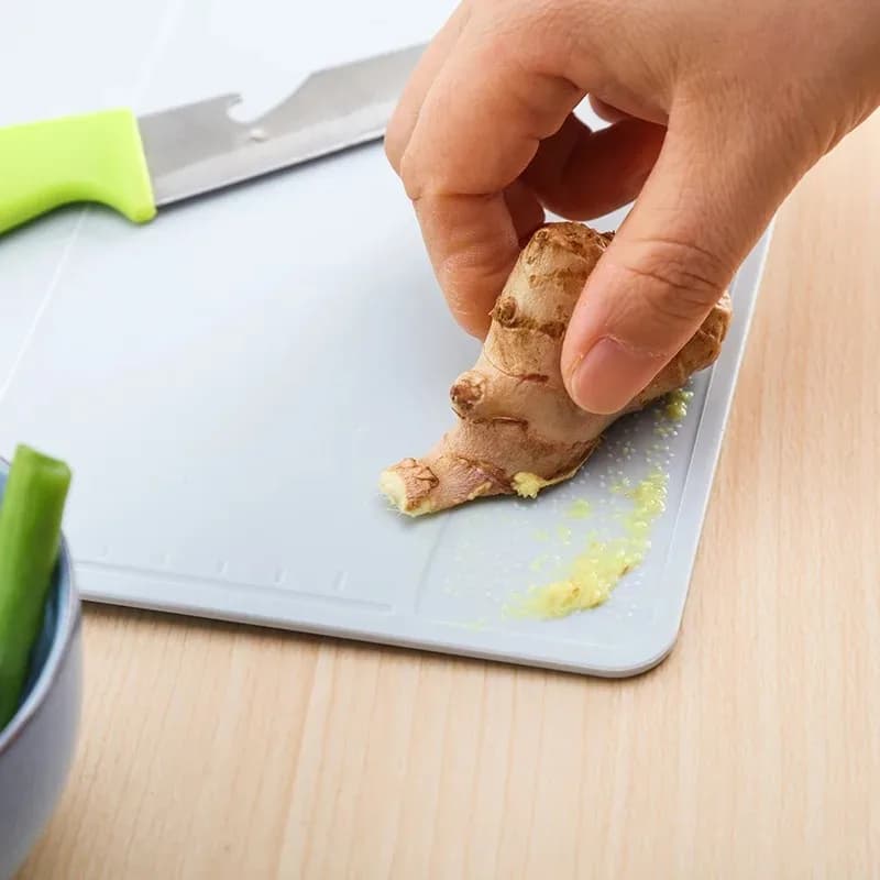 Tagliere Pieghevole 1 Pezzo, Durevole e Antiscivolo per Verdura e Frutta, Ideale per Casa, Cucina e Campeggio, Facile da Pulire e Trasportare