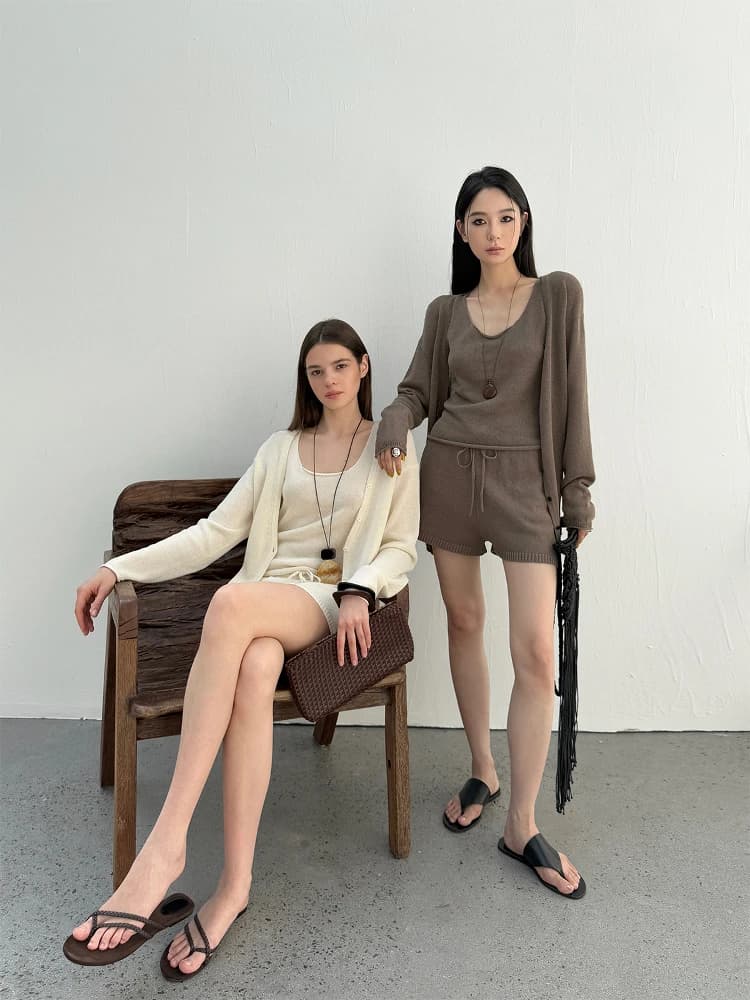 Set Tre Pezzi Casual Versatile in Rayon e Filato di Carta ZhouMiao per Donna, Include Gilet, Cardigan Aperto e Pantaloncini per la Primavera