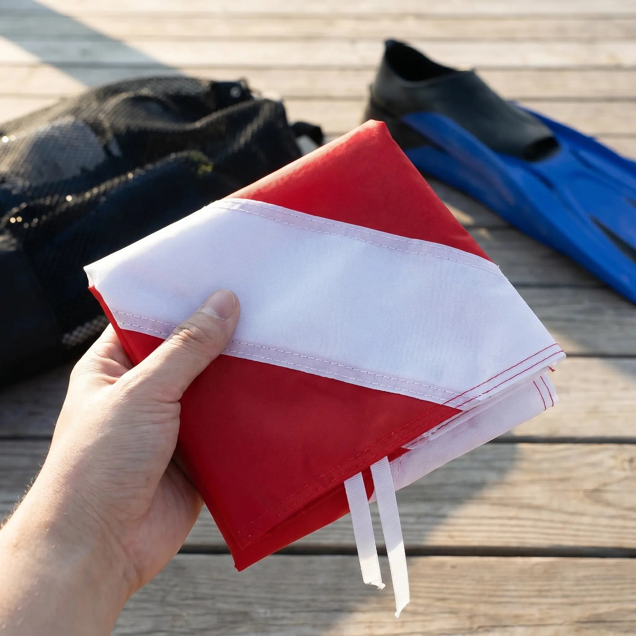 2Pcs Floating Dive Flag Red White Detachable Snorkeling Safety Markers Boat Buoy Kayak Warning Flags High Visibility