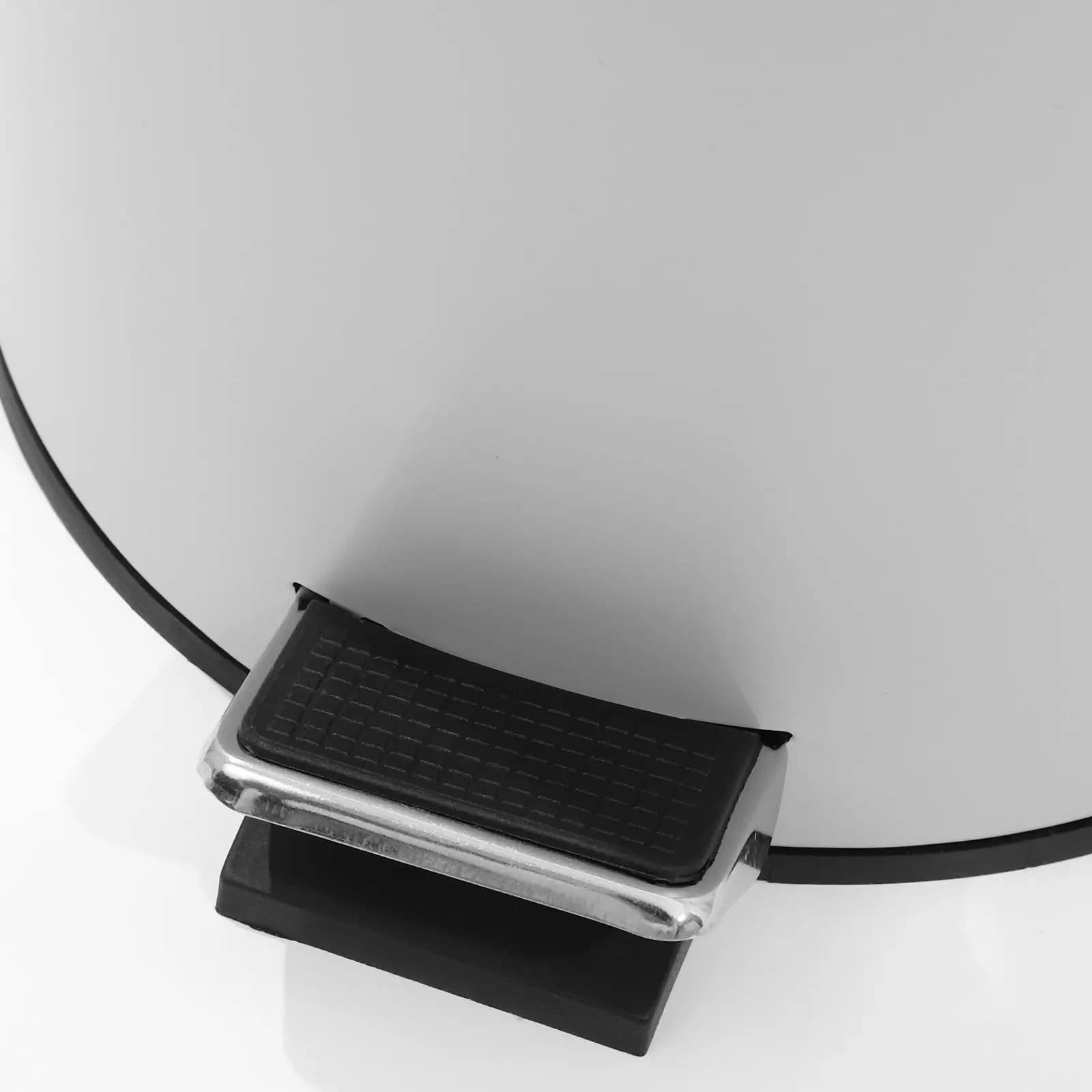 5L Foot Pedal Flip-Top Trash Can Indoor Outdoor Garbage Bin Soft Close Silent Lid Handle Kitchen Bedroom Waste Basket