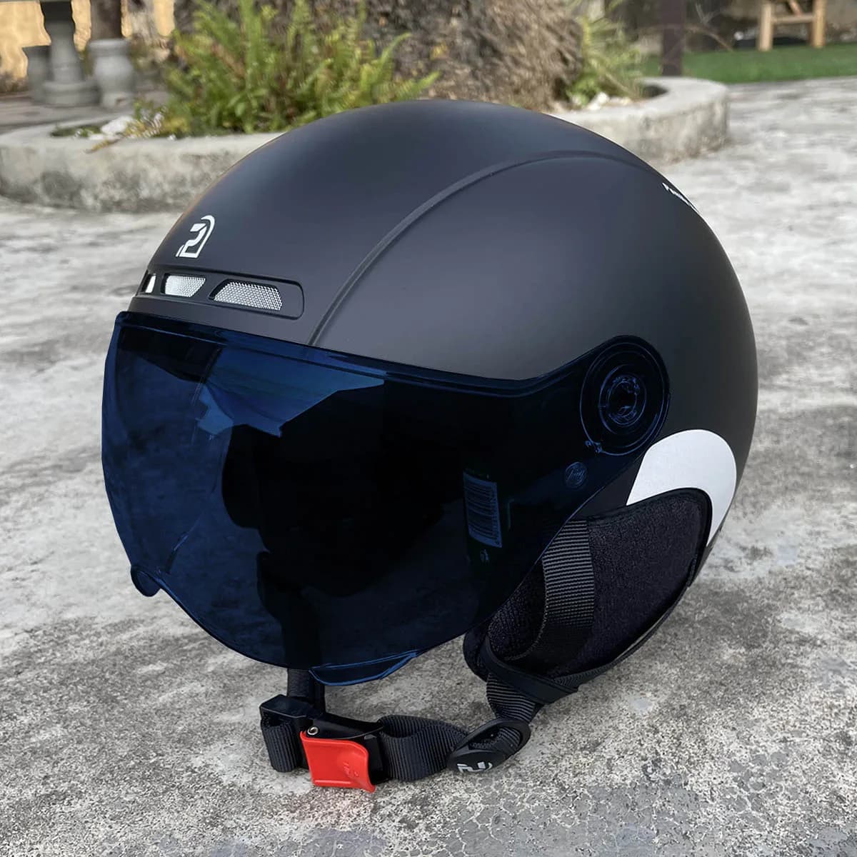 PEMILA Cycling helmet with ear protection lenses Reflective wall decal Bike helmet MTB Road E-Bike Adult Bike Helmet