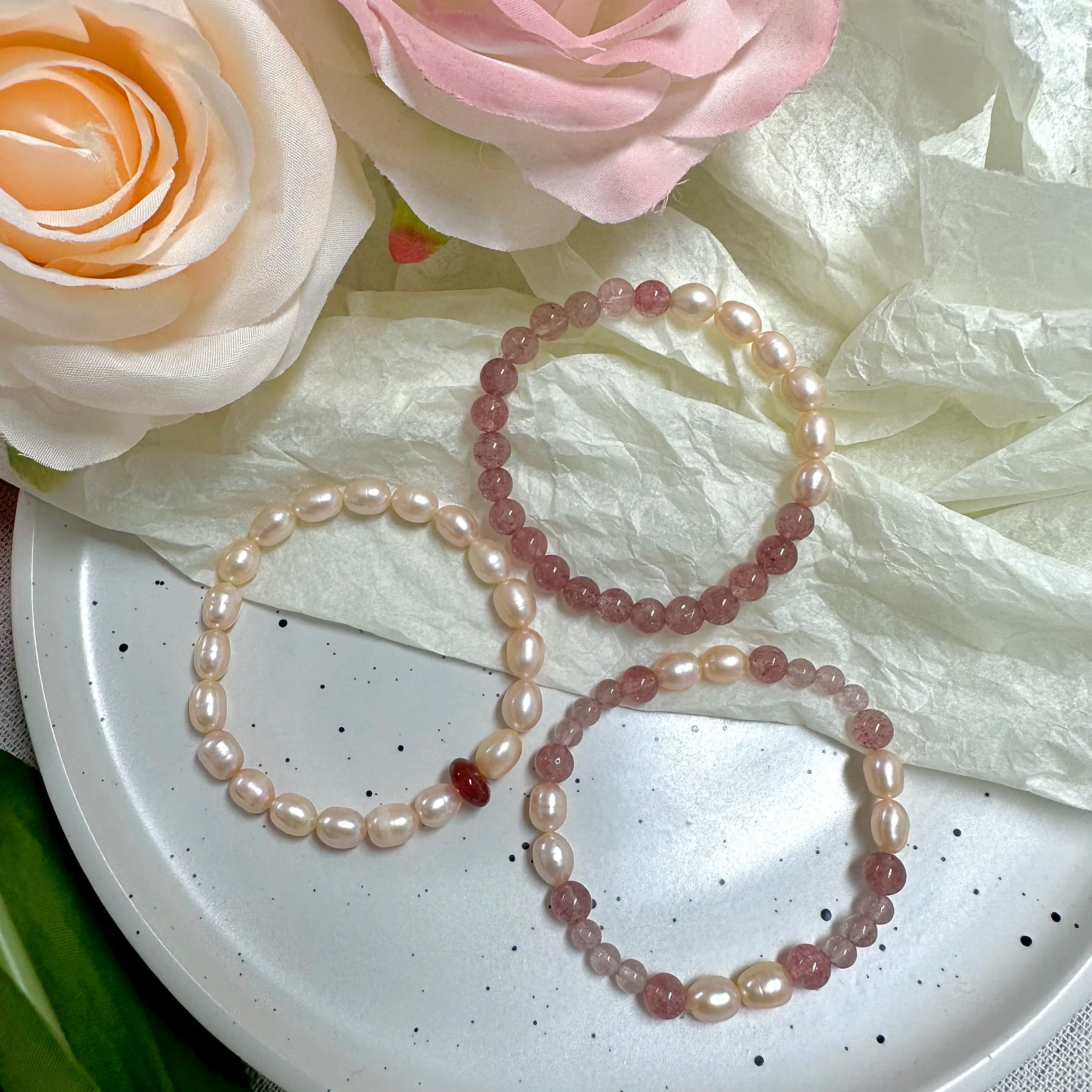 Nuovo Braccialetto 2026 in Stile Cinese con Quarzo Fragola e Perle, Gioiello Portafortuna Dolce e Carino con Fiori di Pesco per Donna