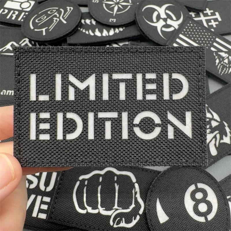 Patch Tattici per Abbigliamento, Distintivi Riflettenti IR per Zaini e Gilet, Badge Morale Fai-da-te con Velcro, Forniture per Esterni