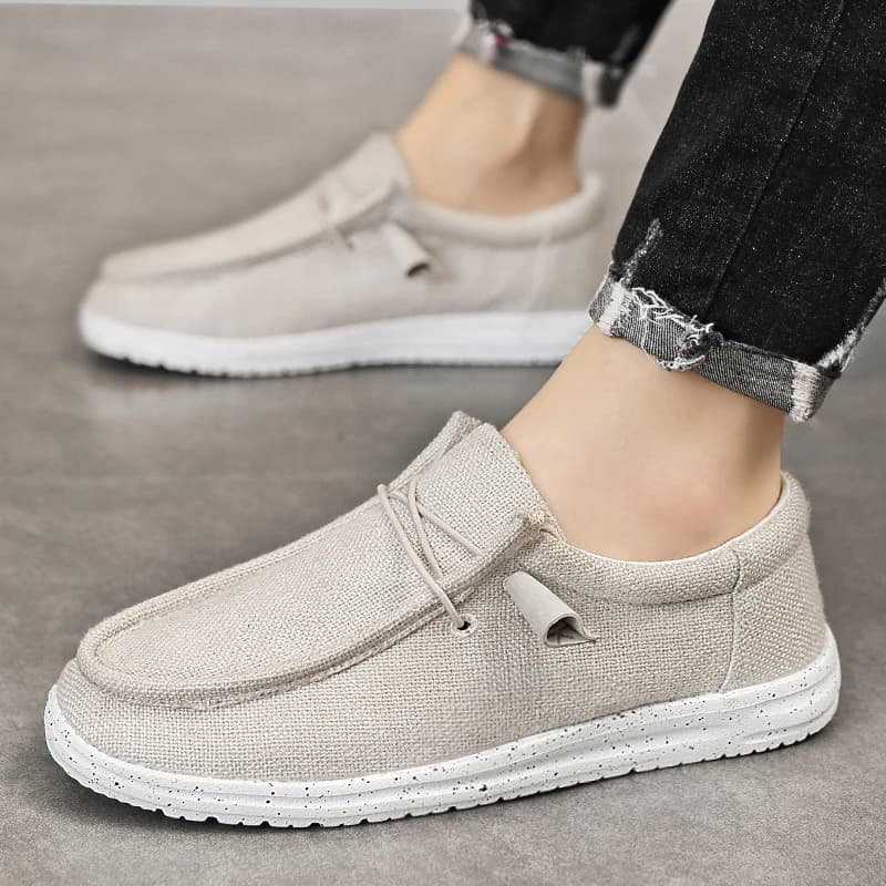 Mocassini da uomo taglie forti, scarpe casual alla moda traspiranti e leggere, slip-on comode, scarpe in tela antiscivolo e resistenti all'usura per esterni