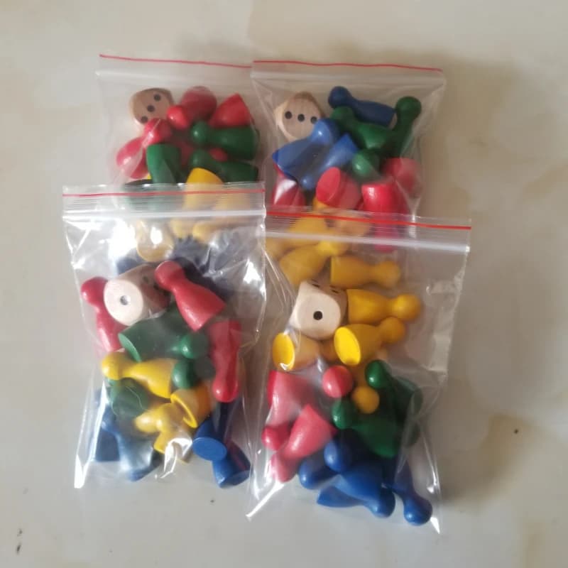16 pezzi per bambini umanoidi puzzle in legno gioco da tavolo in legno pezzi degli scacchi pezzi di dama umanoide scacchi volanti