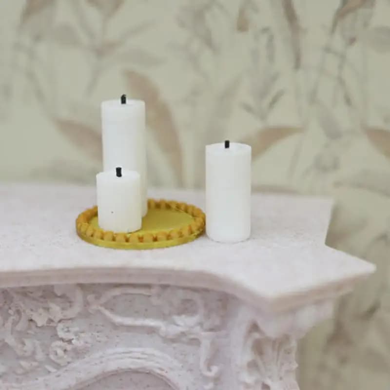 Set di 4 mini vassoi per candele bianche per casa delle bambole in miniatura 1:12, decorazione per scena natalizia, ornamento in miniatura per la casa