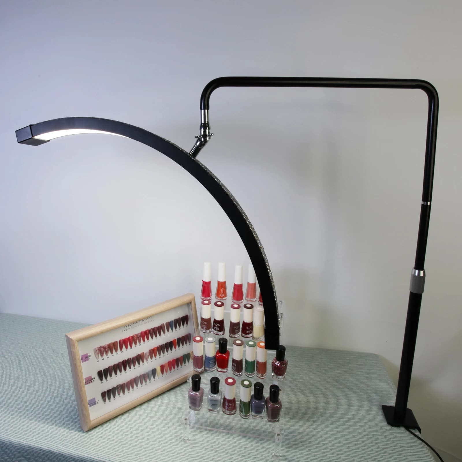 Lampada da scrivania per unghie multi-angolo Luce di riempimento clip-on con luce per unghie a mezzaluna con diamante per lampada lunare da tavolo a LED per manicure