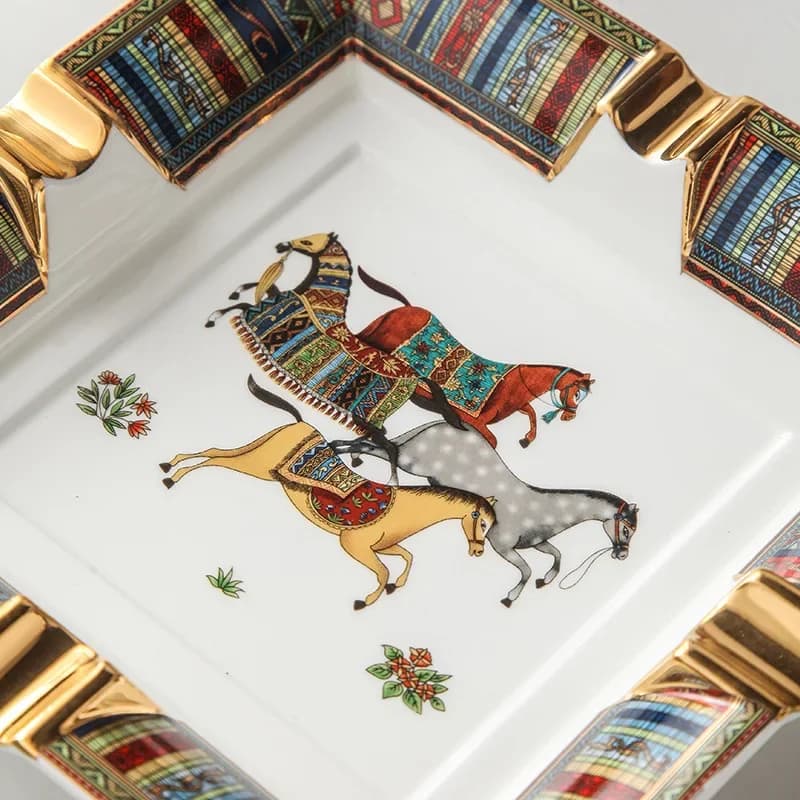 Posacenere per sigari Bar di lusso in ceramica Cavallo Patten Art Grid Vassoio per cenere per tabacco quadrato 4 tubi Accessori per sigari