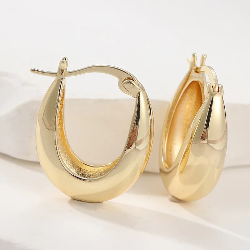 Orecchini a Cerchio a U in Metallo Lucido alla Moda per Donne, Colore Oro, Gioielli Geometrici Spessi per Uso Quotidiano e Vacanze