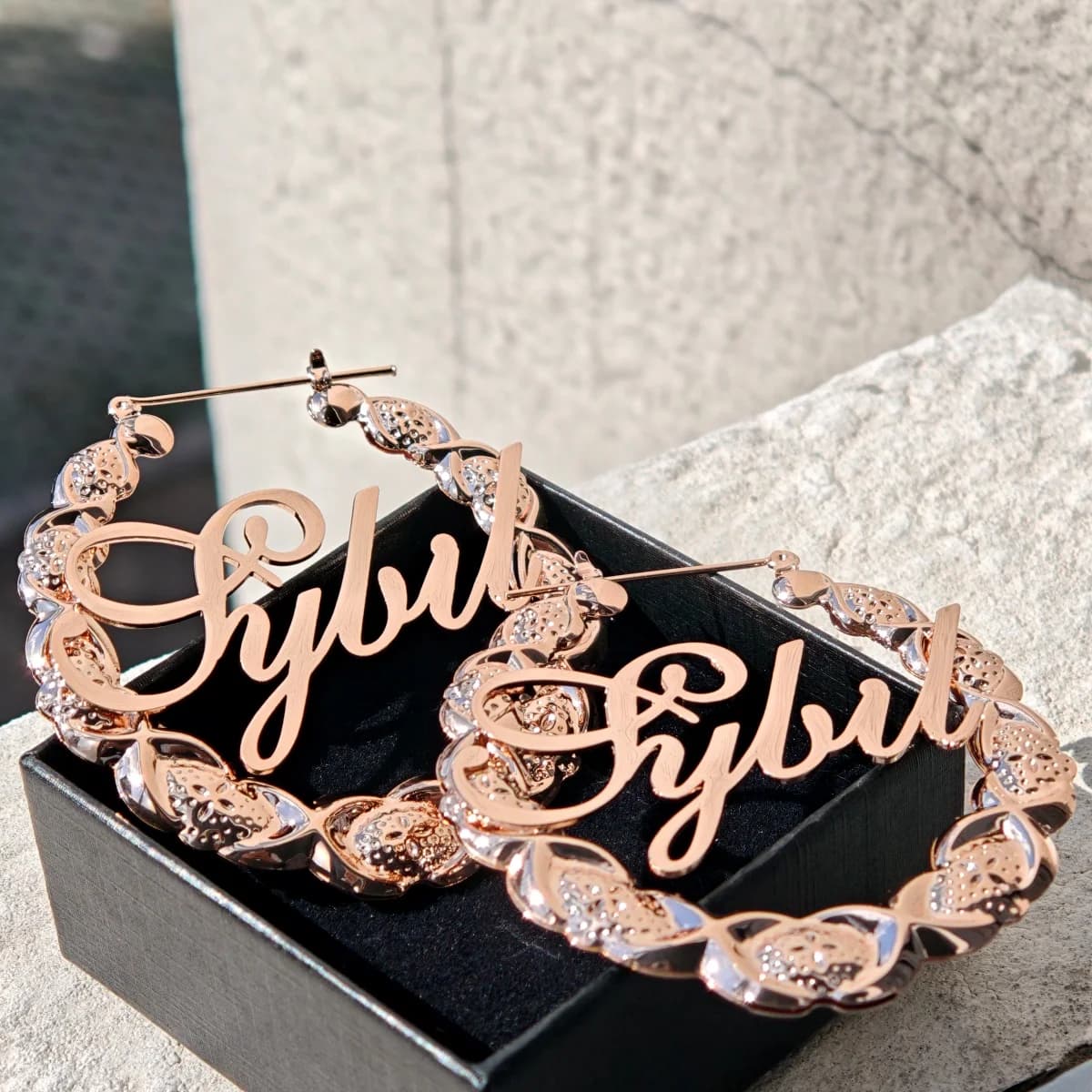 Gioielli personalizzati in acciaio inossidabile Gioielli da donna affascinanti Orecchini con nome personalizzato Orecchini alla moda Accessori per banchetti