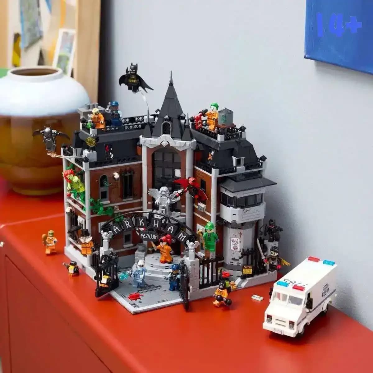 Disney 76300 Madhouse Classic Building Set Modello da collezione per decorazioni domestiche, regalo per le vacanze, compatibile con i mattoncini LEGO
