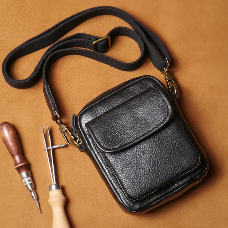 LUOKIR Borsa a tracolla piccola in pelle da uomo Moda casual Borsa a tracolla leggera semplice per cellulare Borsa a tracolla in pelle di vacchetta