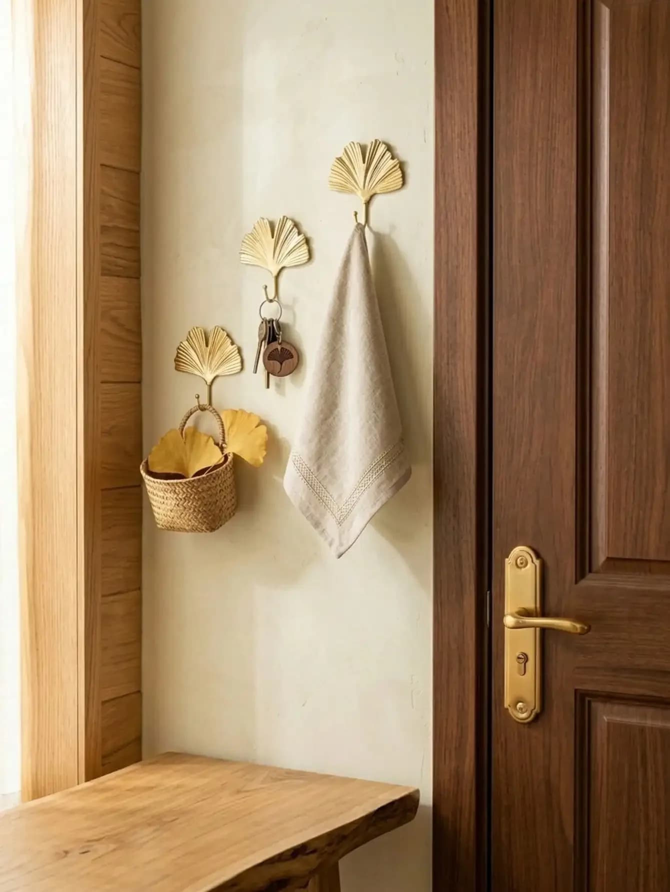 Nordic Style Ginkgo Leaf Metal Wall Hook – Elegant Nature-Inspired Entryway Decor