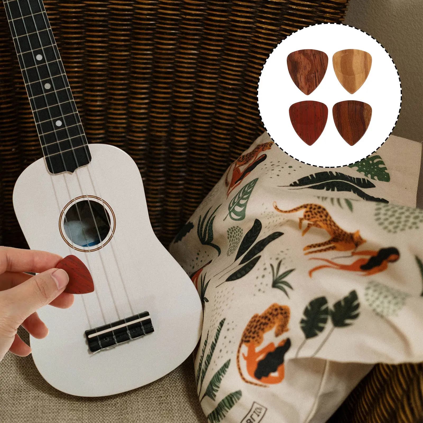 1 Box Wooden Guitar Picks Folk Style Electric Acoustic Use Natural Solid Wood Plectrums Clear Loud Sound Comfortable Grip