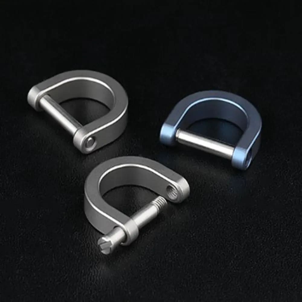 Fibbie in lega di titanio D Fiocco Graffette Ferri di cavallo Moschettone Grillo Portachiavi Bracciale esterno Fibbia Accessori da esterno
