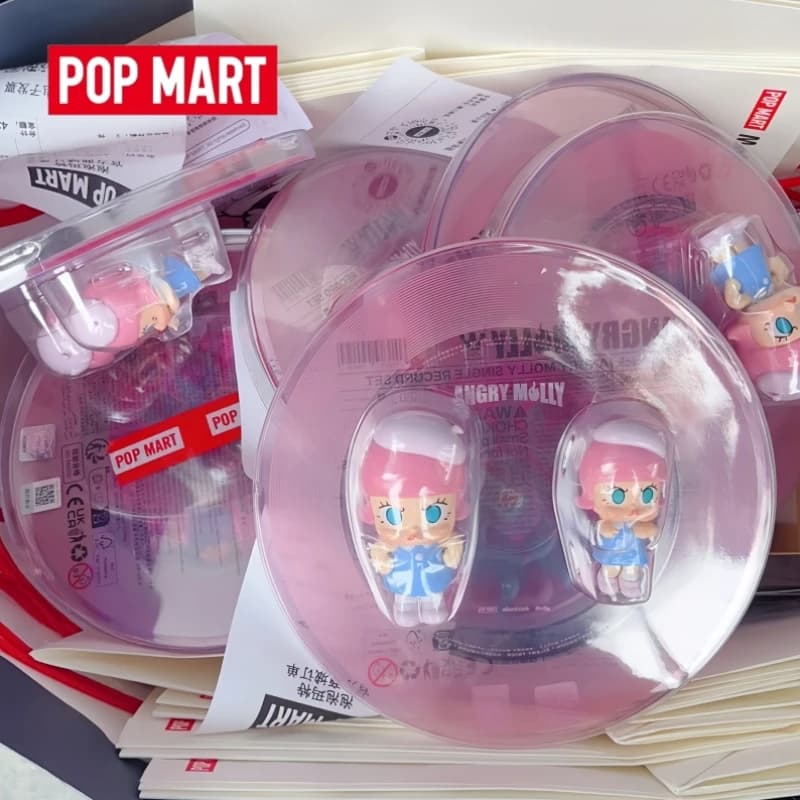 POP MART Angry Molly Re Vinyl Disc Set - Blind Box da Collezione con Figure Anime Carine - Regalo a Sorpresa per Bambini e Appassionati di Anime