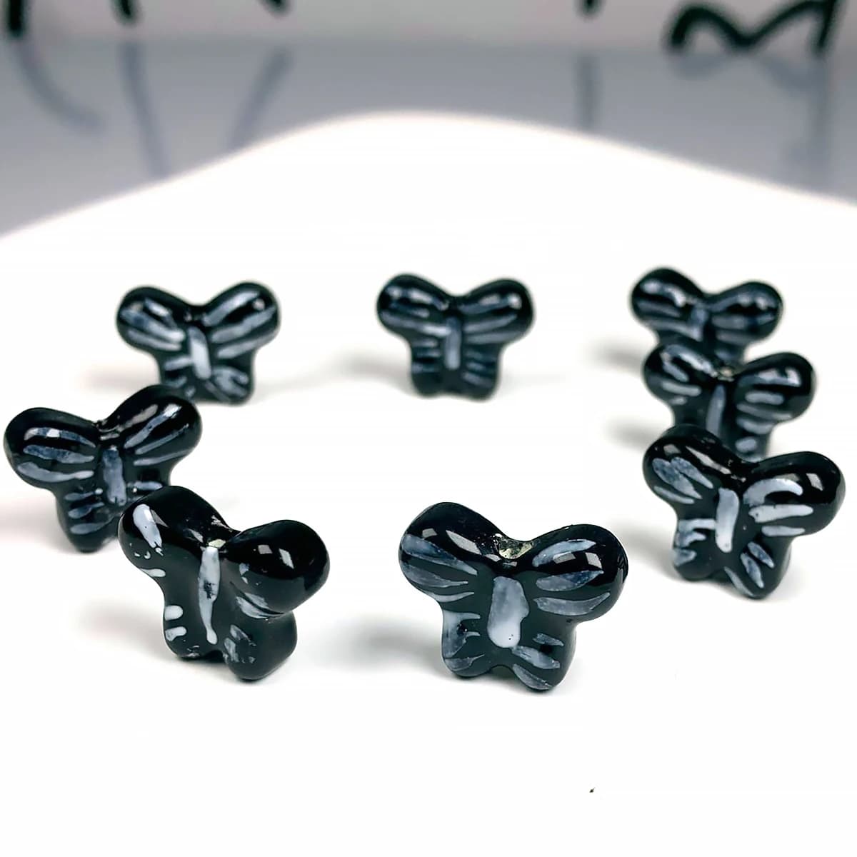4pcs/8pcs 17mm Cute black butterfly ceramic beads DIY bracelet eardrop key chain porcelain beads gift