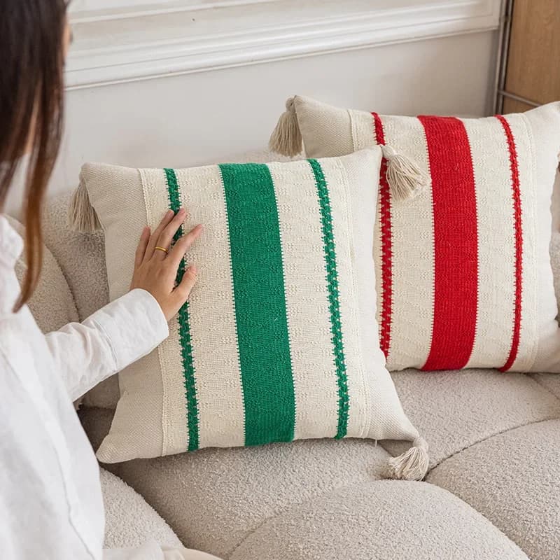 2025 Cushion Lining with red nappa and green Christmas Federa in crochet fabric in linen Festival New Year's Party for decorative cushions