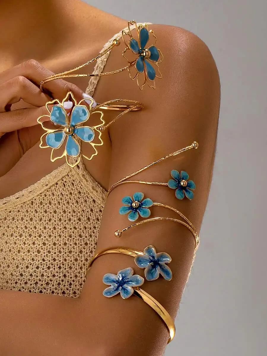 Set di 3 bracciali floreali blu per donna, eleganti gioielli da braccio in stile vacanza, esagerati.