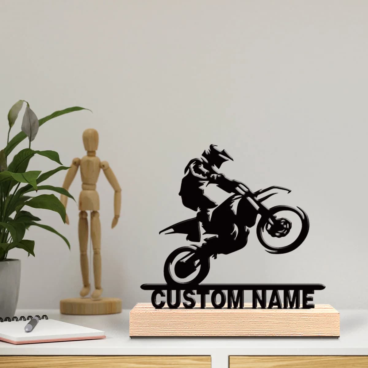 Scultura da Tavolo in Metallo Personalizzata per Motociclisti con Base in Legno, Decorazione Fantastica per Scrivania