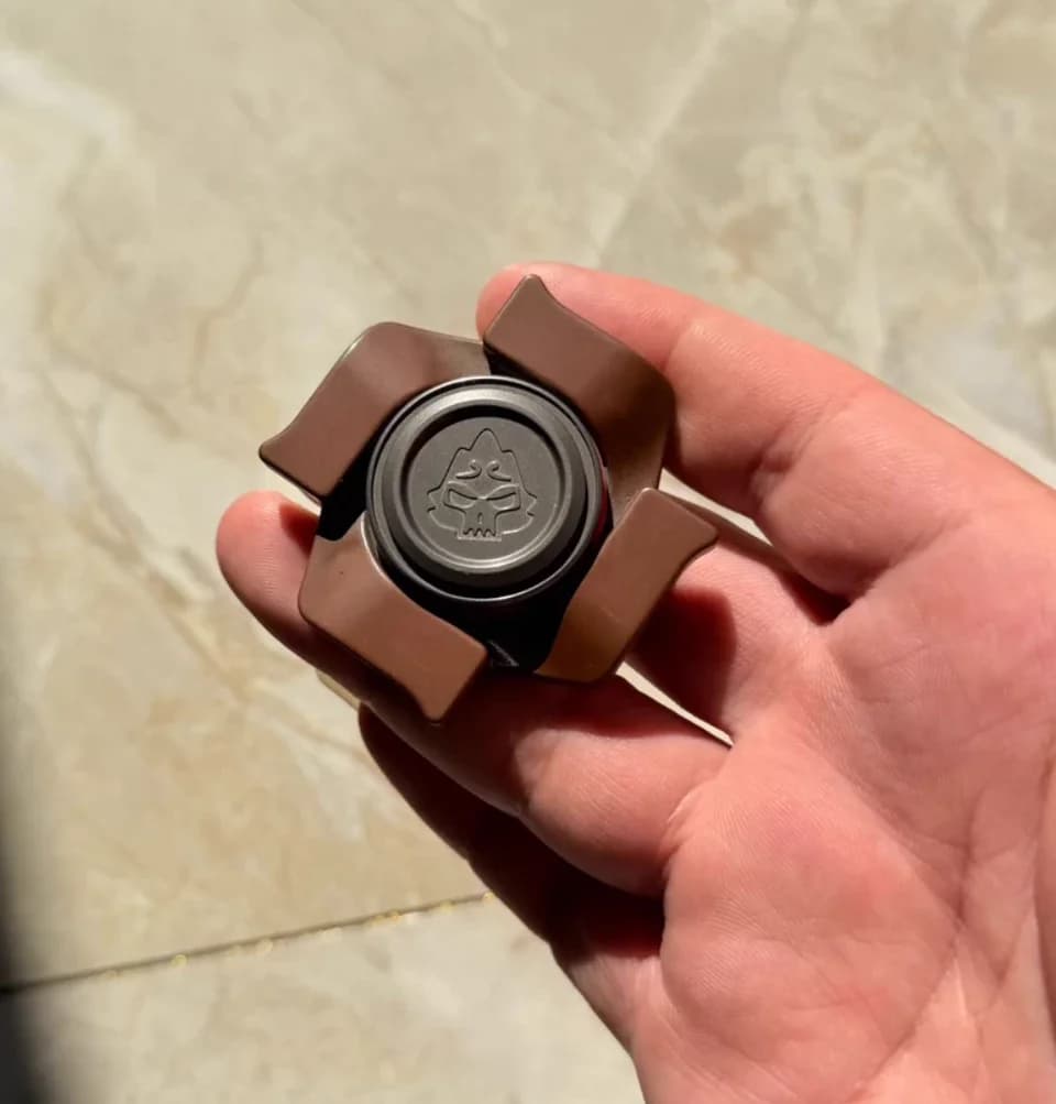 Giocattolo di decompressione Fidget Spinner in rame + acciaio inossidabile usato EDC One Bean Wukong