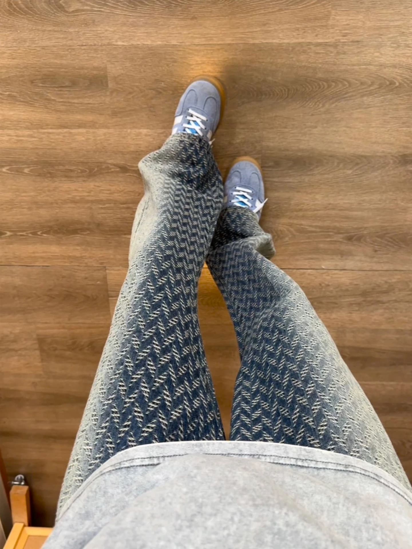 Jeans da Uomo Stile Americano con Ricamo Floreale Sfumato, Design Cleanfit High Street, Gamba Dritta, Micro Flare, Taglio a Coltello