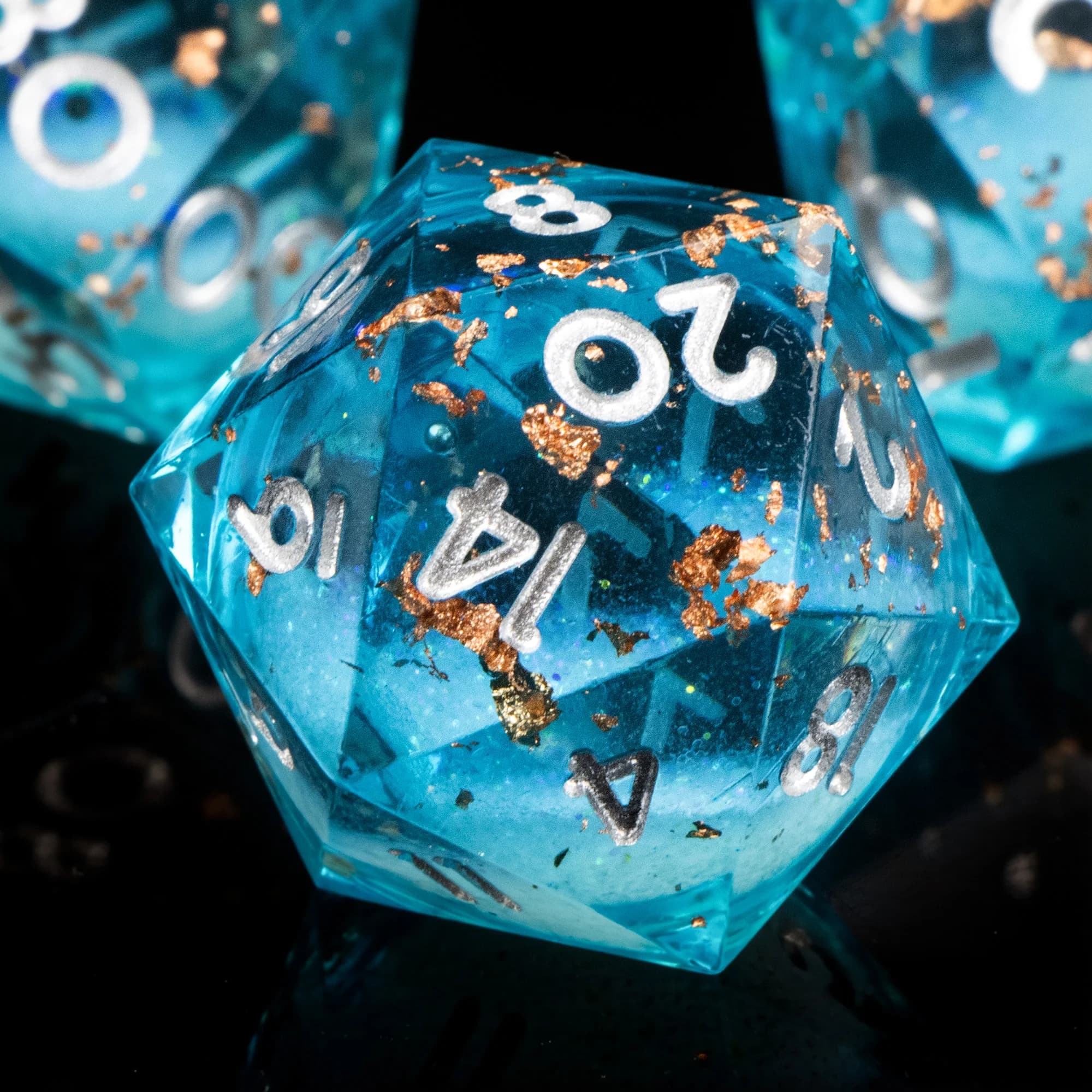 Set di Dadi con Nucleo Liquido, Dadi in Resina a Bordi Affilati per Dungeons and Dragons