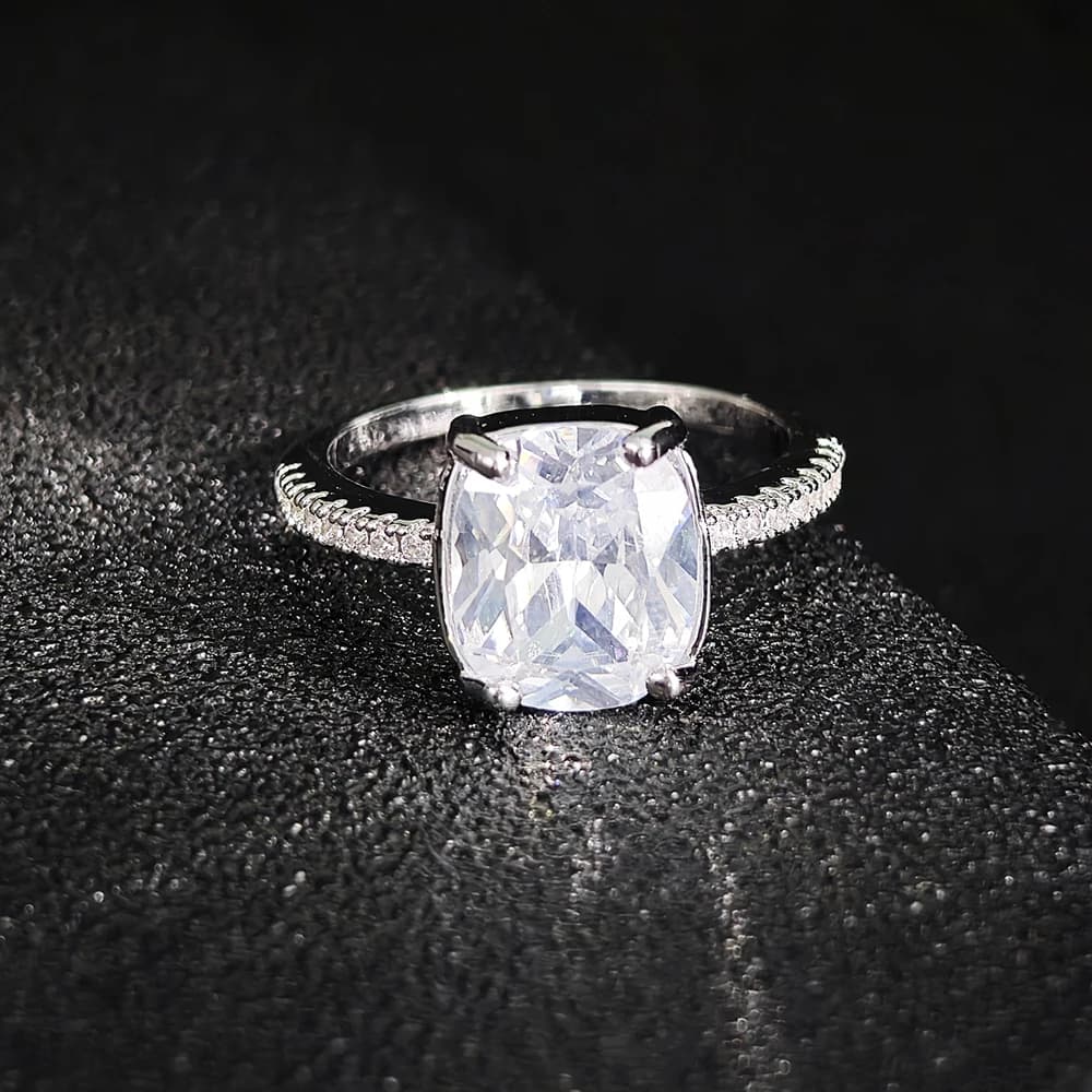 Silver Design Ring with Cushion Cutting for Woman, Luxury Jewelry for Wedding and Fidanzamento, Customizable R1953