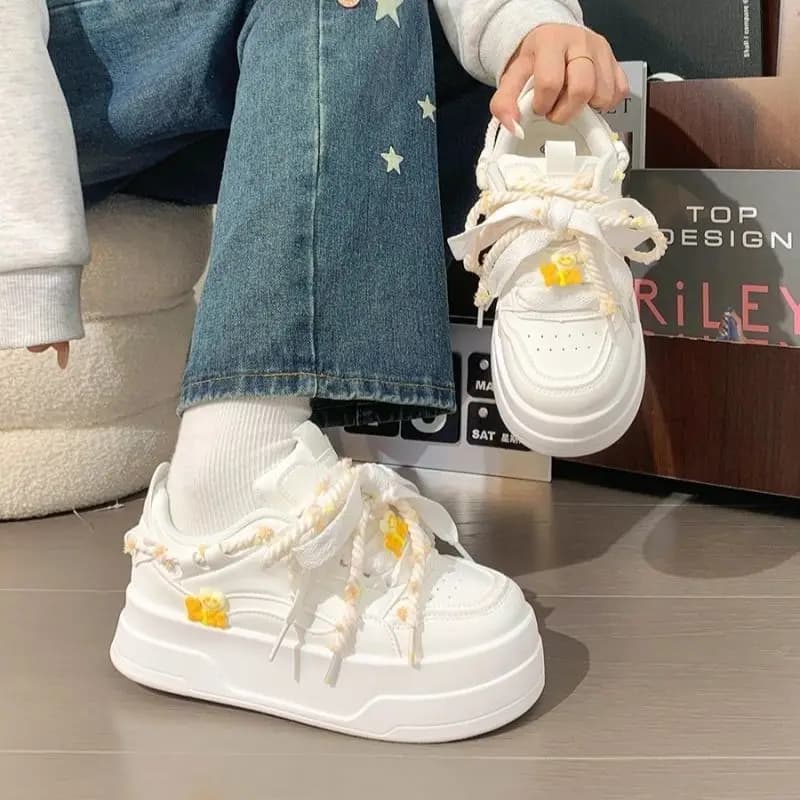 2026 New Cute Women Platform White Sneakers Thick Sole Trendy Casual Skate Shoes Versatile All Match Niche Design Hot Sale