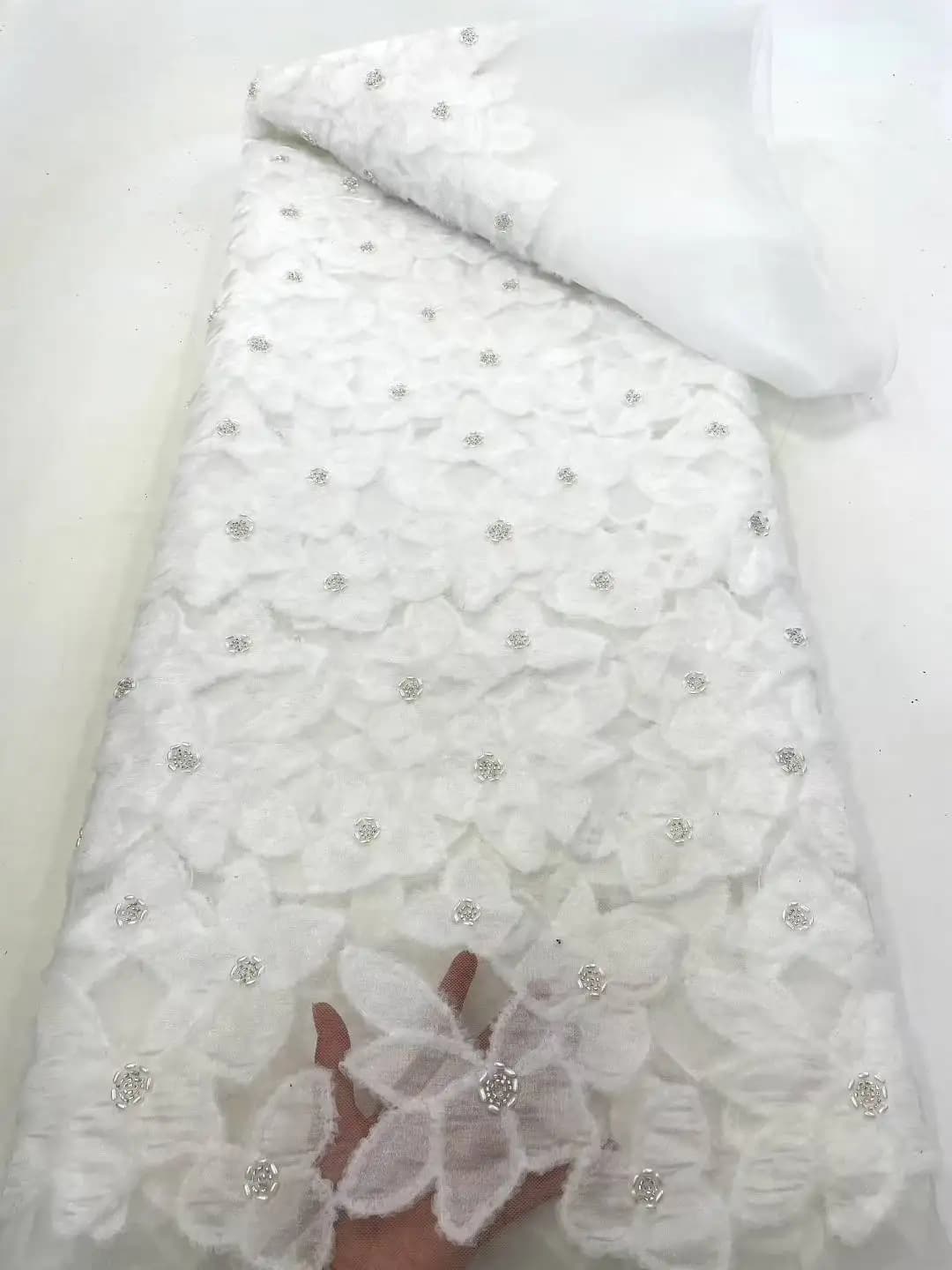 Tessuto di pizzo tulle africano 2025 Tessuto netto francese cucito ricamo con perline pizzo tulle maglia abito nigeriano 5 metri