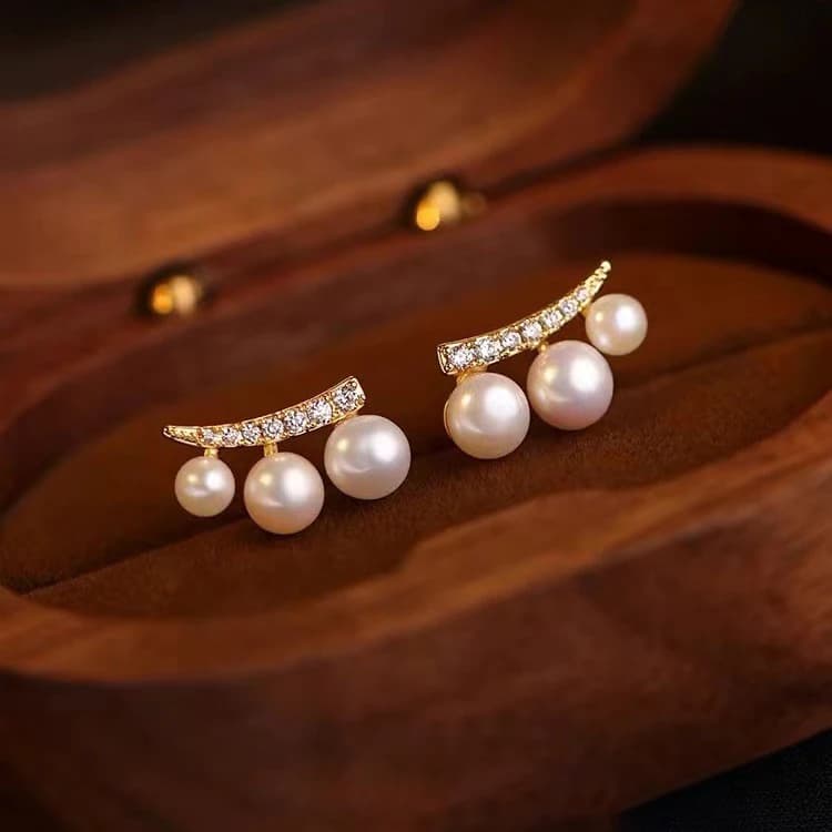 Orecchini a perno con zirconi color argento e perline rotonde per donne eleganti, gioielli di moda di lusso leggero, accessori geometrici
