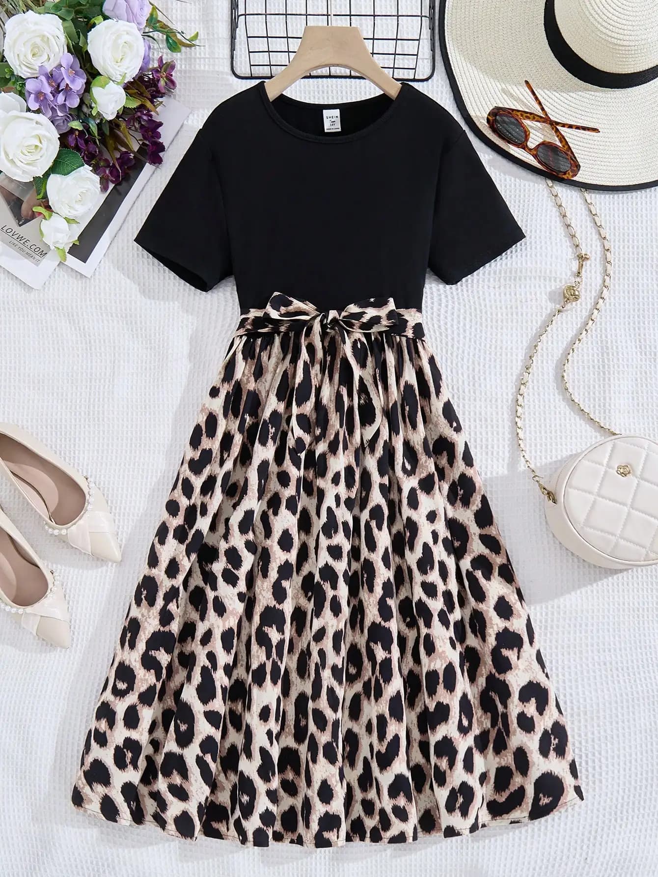Black Round Neck Short Sleeve Dress With Leopard Print Skirt And Bow Waist