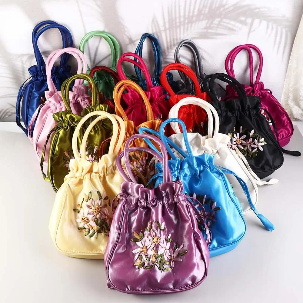 Satin Silk Hanfu Drawstrings Bag Leaf Mommy Bag Embroidery Flower Handbag Ethnic Style Storage Bag Small Purse Wallet Outdoor