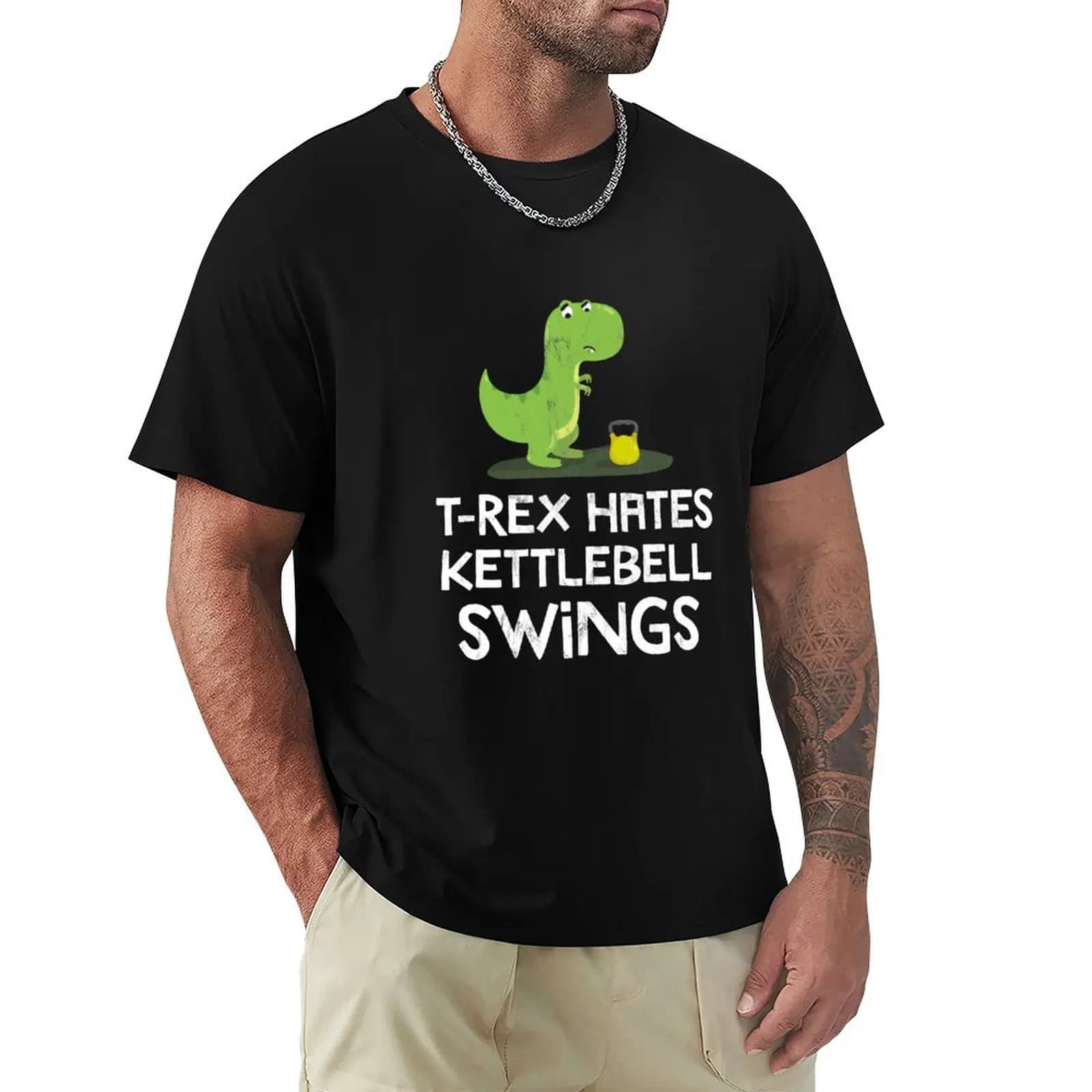 T-shirt divertente con design a dinosauro per la palestra, con scritta 'Rex Hates Kettlebell Swings', maglietta semplice per le vacanze