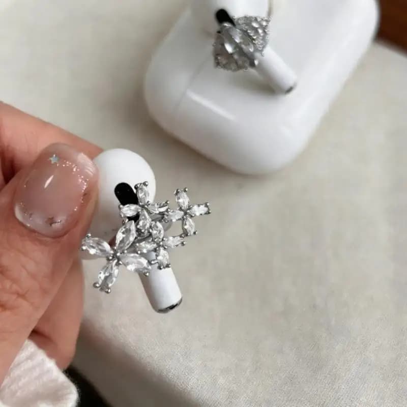 Shiny Rhinestone Floral Earbud Clip 1Pc Non-Slip Bluetooth Earphone Accessory for Outdoor Sports Wear