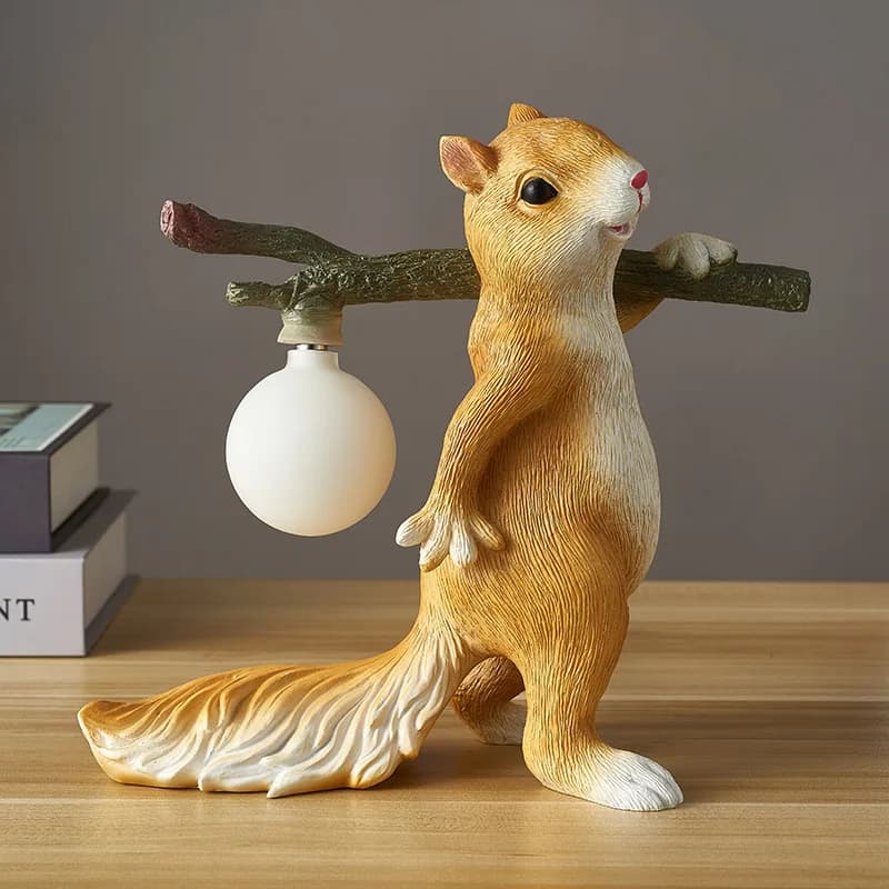 Cartoon Resin Squirrel Bedside Table Lamp LED Nordic Designer Children's Room Living Room Study Cafe Personality Cute Desk Light