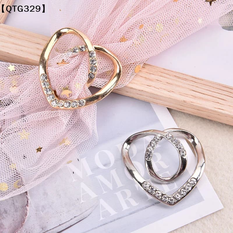 【QTG329】Heart Scarf Brooches Crystal Silk Scarf Buckle Brooch Women Shawl Ring Clip[T]【WQ】