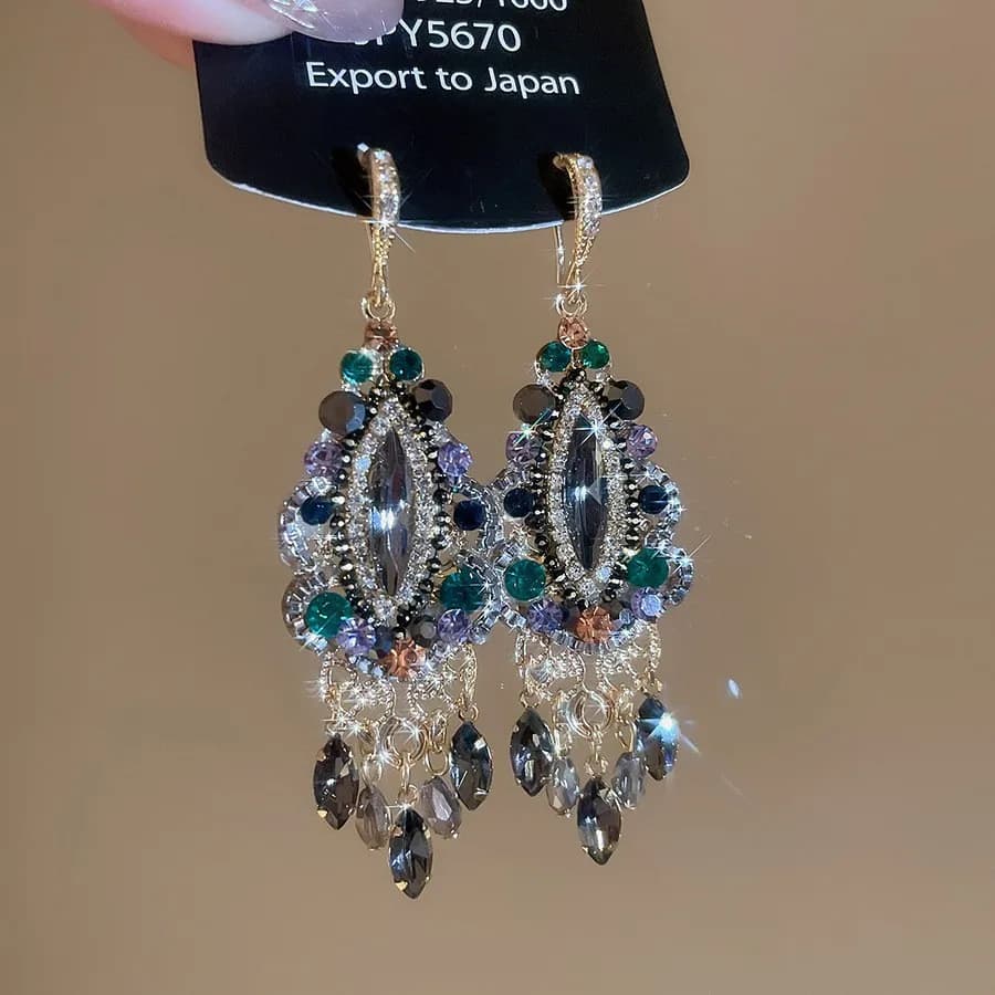 Orecchini con nappe in cristallo di diamante con set di aghi, stile etnico, orecchini con temperamento di nicchia, lusso leggero, sensazione di fascia alta, artigianato pesante, orecchini esagerati