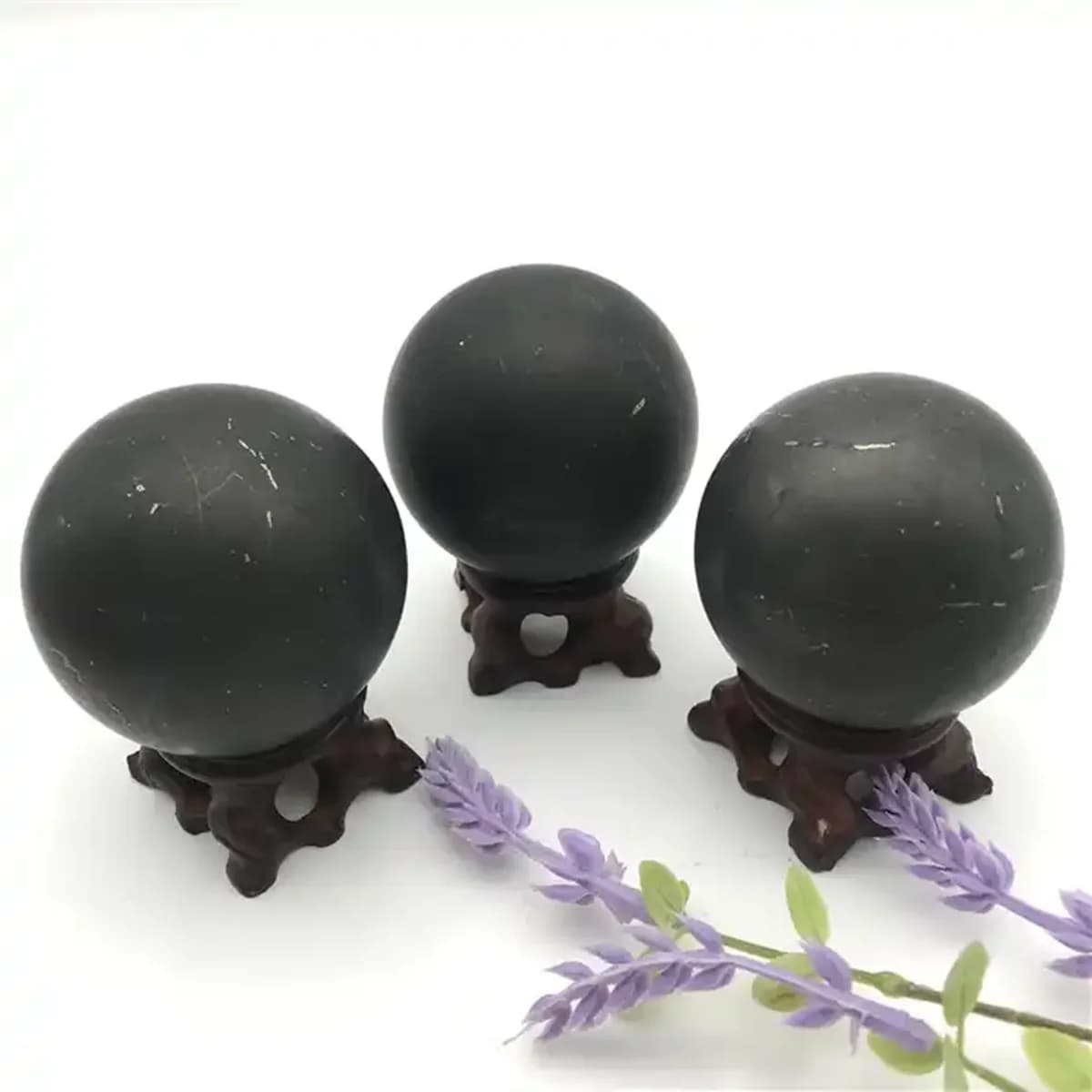 Sfera di cristallo curativa della sfera di Shungite di Feng Shui della pietra preziosa naturale lucida 1PC per la decorazione