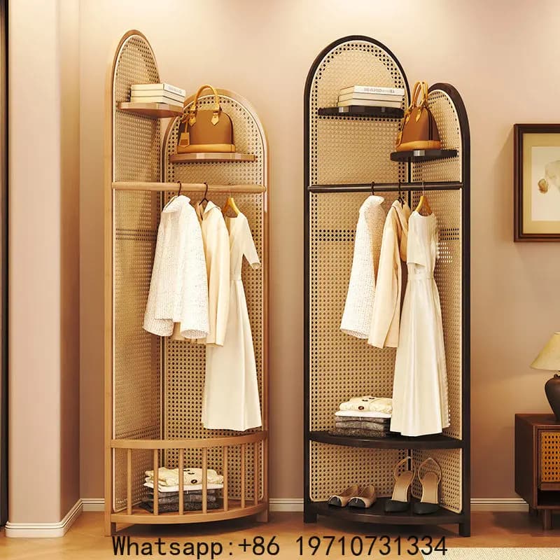 Appendiabiti da camera da letto ad angolo in rattan e legno massello per vestiti e cappelli