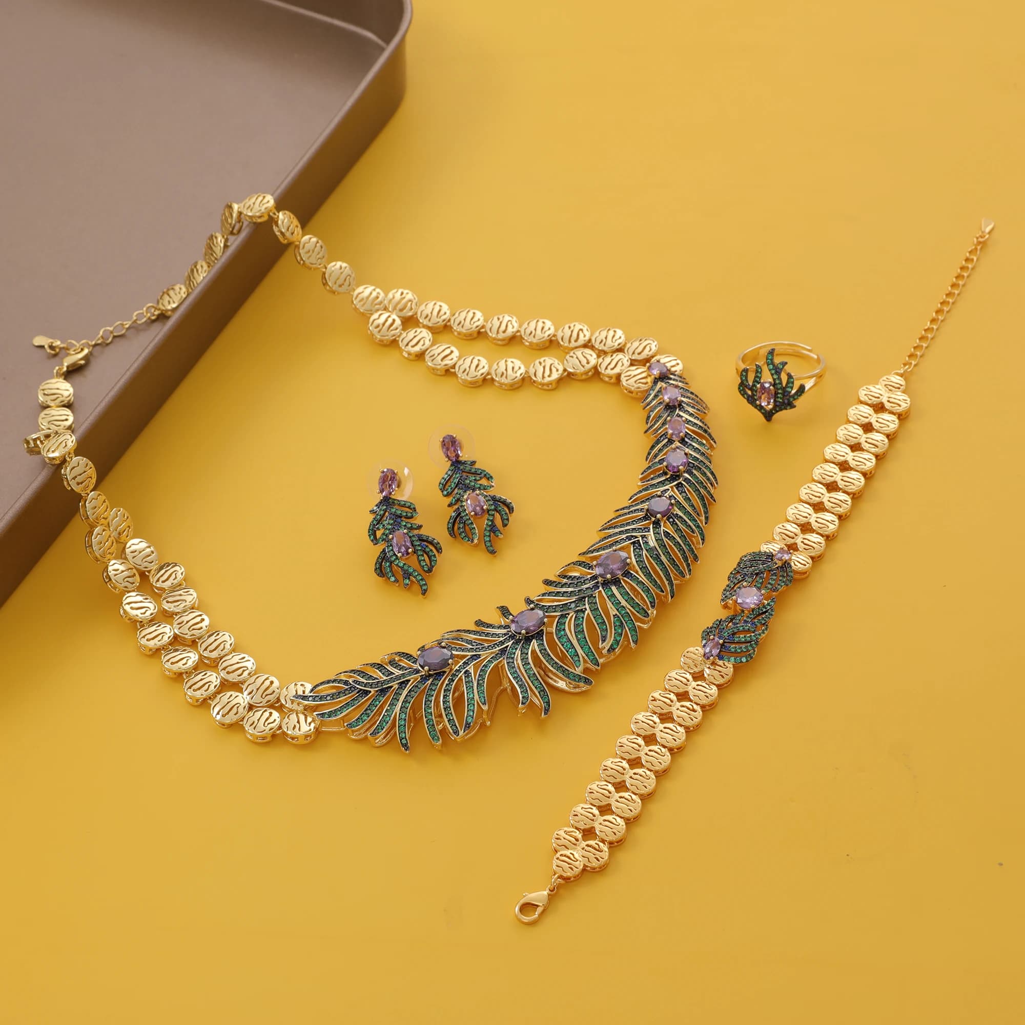 JRH Set di gioielli in ottone placcato oro con collana in zirconi, anello, orecchini, bracciale, accessorio romantico da donna per il compleanno