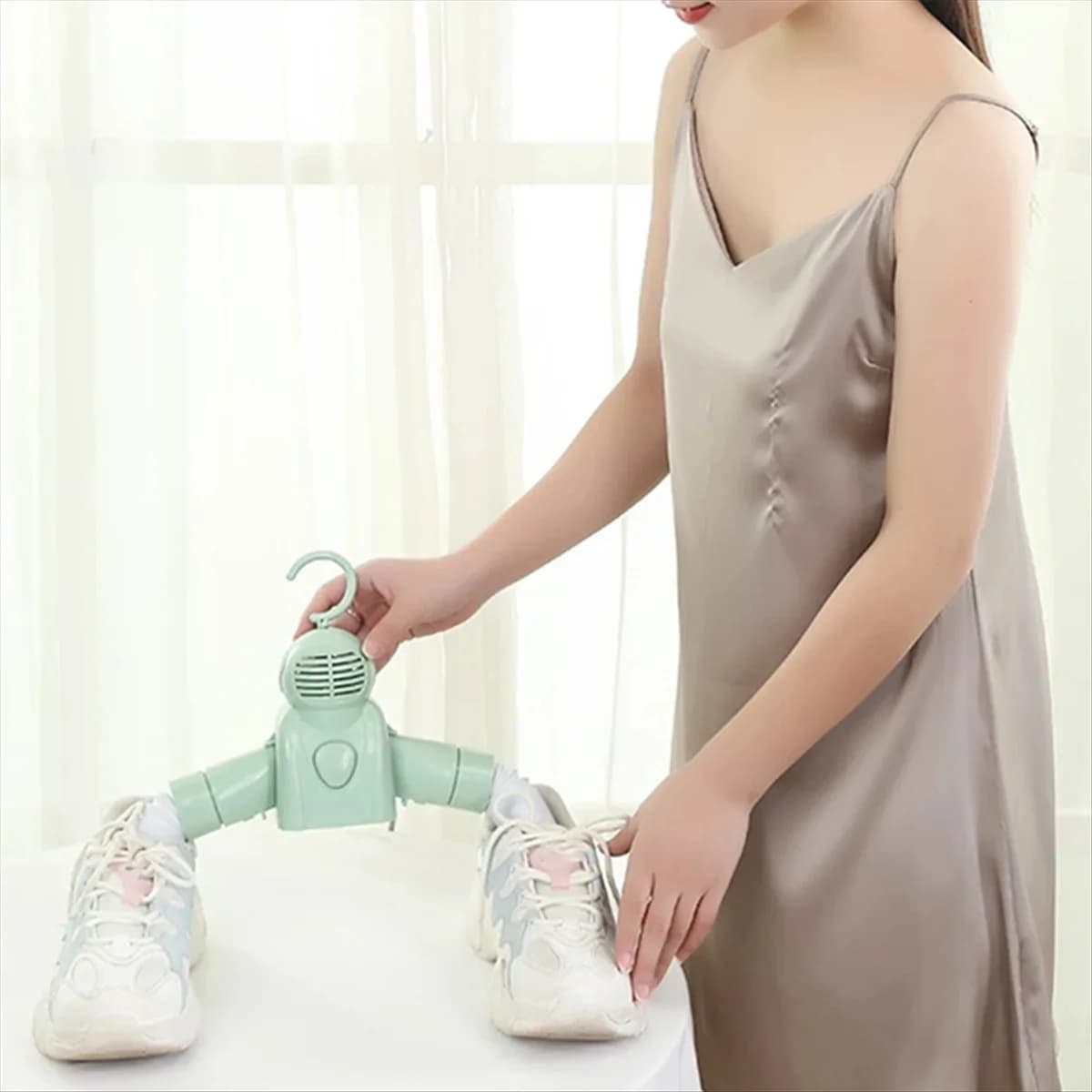 X11AA Portable Dryer Dresses Dryer for Shoes Smart Home Small Dryer Hot Air Dryer Business trip Artifact American Spine