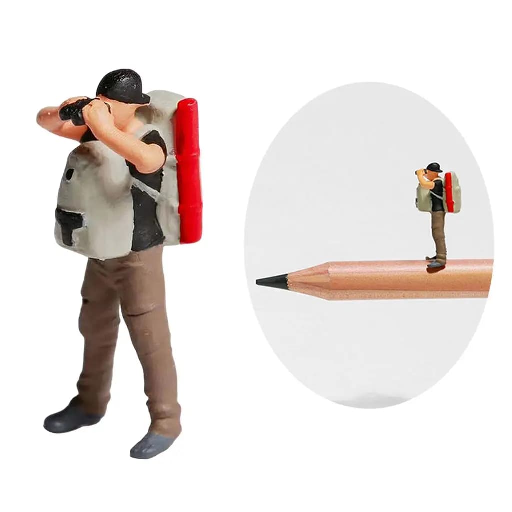 1/87 Painted People Character w/ Backpack Doll for Micro Scene DIY Street Scene