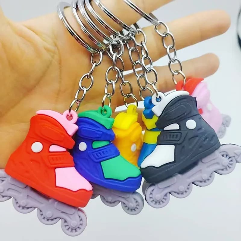 1PC Cartoon Pattini a rotelle Scarpe Portachiavi Gioielli fai da te Uomo Ragazzo Grils Regali per feste souvenir